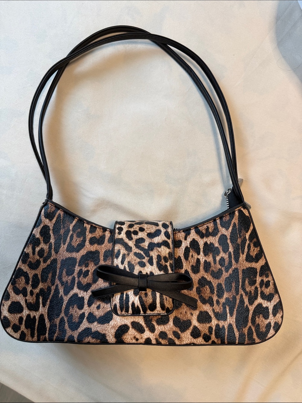 Vintage Leopard Print Shoulder Bag with Black Bow Accent